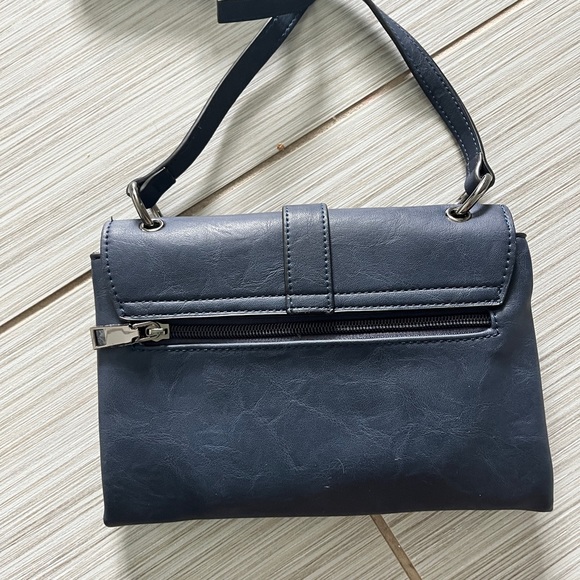 Sondra Roberts Squared crossbody - Picture 2 of 5